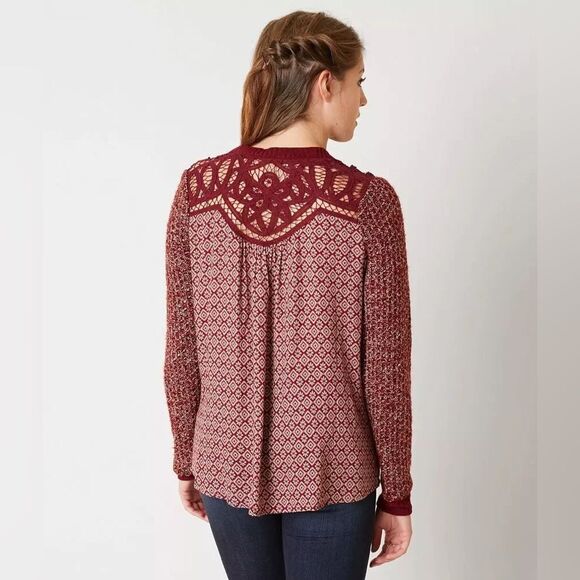 Miss Me Pieced Sweater Lace Details and Silk Back in Burgundy Red Size Small NWT - Picture 3 of 12